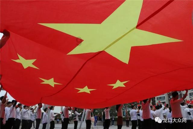 刚参加工作的年轻人是该选择打工还是创业?游戏画面